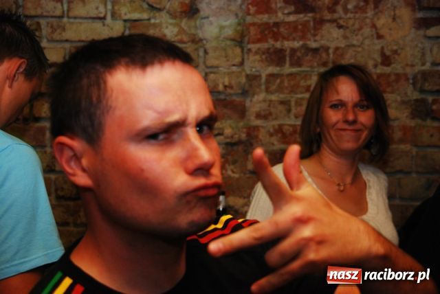 Zdjęcie w galerii na portalu naszraciborz.pl: Magiel towarzyski wiadomości z regionu