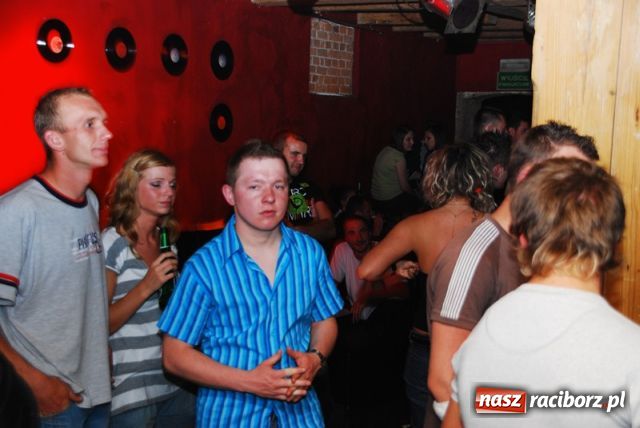 Zdjęcie w galerii na portalu naszraciborz.pl: Magiel towarzyski wiadomości z regionu