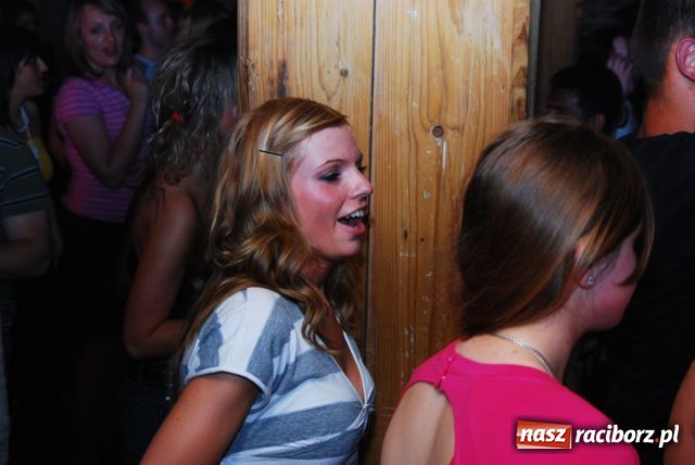 Zdjęcie w galerii na portalu naszraciborz.pl: Magiel towarzyski wiadomości z regionu