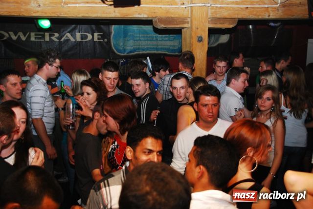 Zdjęcie w galerii na portalu naszraciborz.pl: Magiel towarzyski wiadomości z regionu