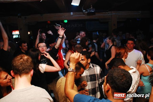 Zdjęcie w galerii na portalu naszraciborz.pl: Magiel towarzyski wiadomości z regionu