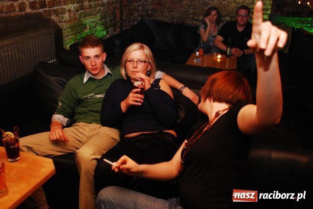 Zdjęcie w galerii na portalu naszraciborz.pl: Magiel towarzyski wiadomości z regionu