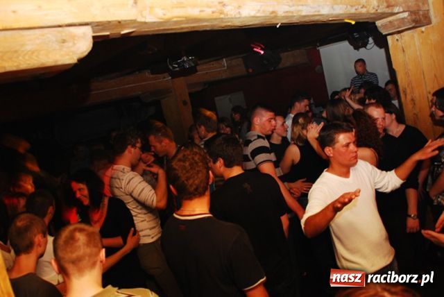 Zdjęcie w galerii na portalu naszraciborz.pl: Magiel towarzyski wiadomości z regionu