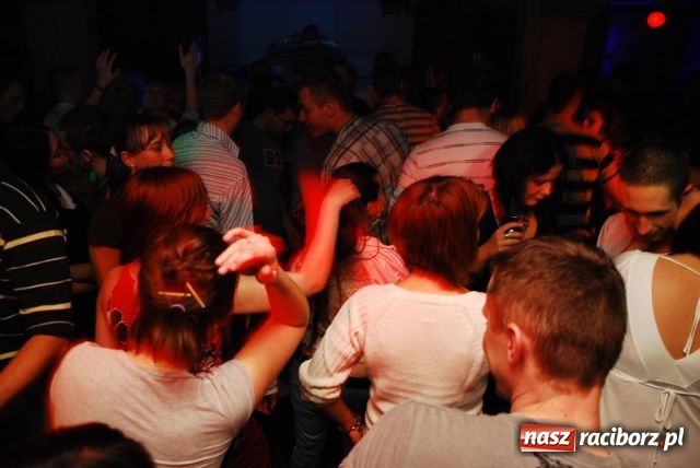 Zdjęcie w galerii na portalu naszraciborz.pl: Magiel towarzyski wiadomości z regionu