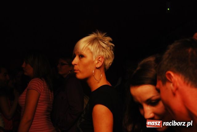 Zdjęcie w galerii na portalu naszraciborz.pl: Magiel towarzyski wiadomości z regionu