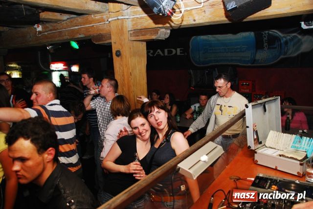 Zdjęcie w galerii na portalu naszraciborz.pl: Magiel towarzyski wiadomości z regionu