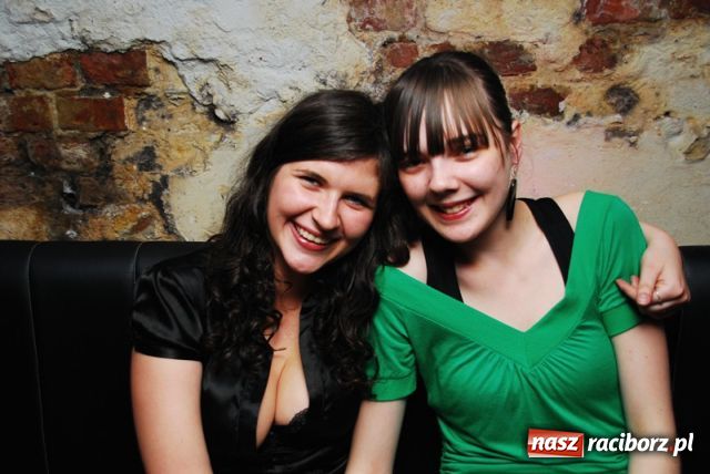 Zdjęcie w galerii na portalu naszraciborz.pl: Magiel towarzyski wiadomości z regionu