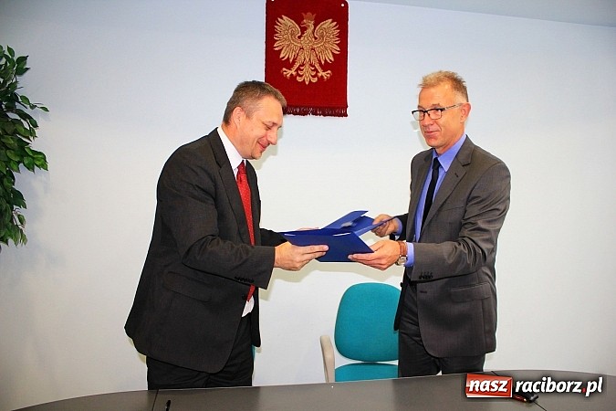 Zdjęcie w galerii na portalu naszraciborz.pl: Droga Racibórz-Pszczyna. Umowa na opracowanie dokumentacji podpisana wiadomości z regionu