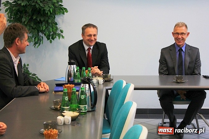 Zdjęcie w galerii na portalu naszraciborz.pl: Droga Racibórz-Pszczyna. Umowa na opracowanie dokumentacji podpisana wiadomości z regionu