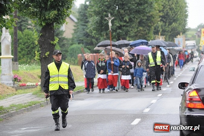 Zdjęcie w galerii na portalu naszraciborz.pl: Bieńkowiczanie pielgrzymowali dziś do Raciborskiej Pani wiadomości z regionu