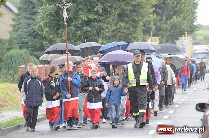 Zdjęcie w galerii na portalu naszraciborz.pl: Bieńkowiczanie pielgrzymowali dziś do Raciborskiej Pani wiadomości z regionu