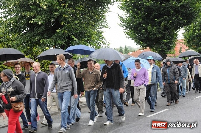 Zdjęcie w galerii na portalu naszraciborz.pl: Bieńkowiczanie pielgrzymowali dziś do Raciborskiej Pani wiadomości z regionu