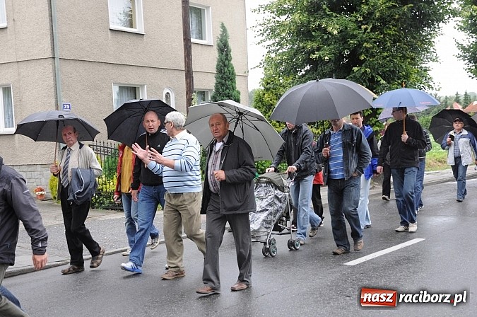 Zdjęcie w galerii na portalu naszraciborz.pl: Bieńkowiczanie pielgrzymowali dziś do Raciborskiej Pani wiadomości z regionu