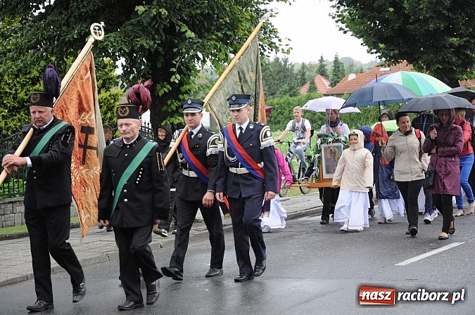 Zdjęcie w galerii na portalu naszraciborz.pl: Bieńkowiczanie pielgrzymowali dziś do Raciborskiej Pani wiadomości z regionu