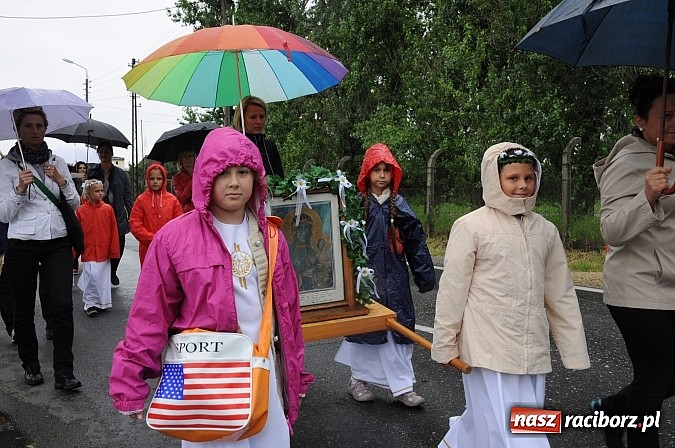 Zdjęcie w galerii na portalu naszraciborz.pl: Bieńkowiczanie pielgrzymowali dziś do Raciborskiej Pani wiadomości z regionu