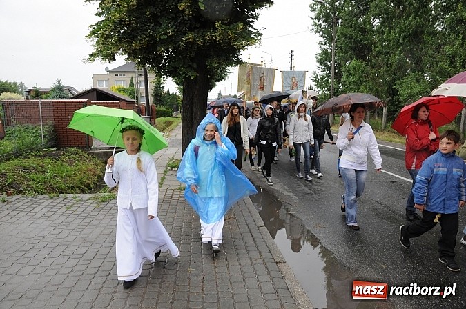 Zdjęcie w galerii na portalu naszraciborz.pl: Bieńkowiczanie pielgrzymowali dziś do Raciborskiej Pani wiadomości z regionu
