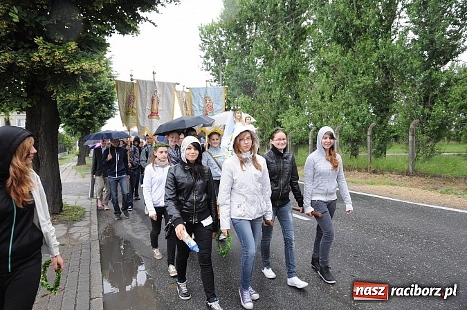 Zdjęcie w galerii na portalu naszraciborz.pl: Bieńkowiczanie pielgrzymowali dziś do Raciborskiej Pani wiadomości z regionu