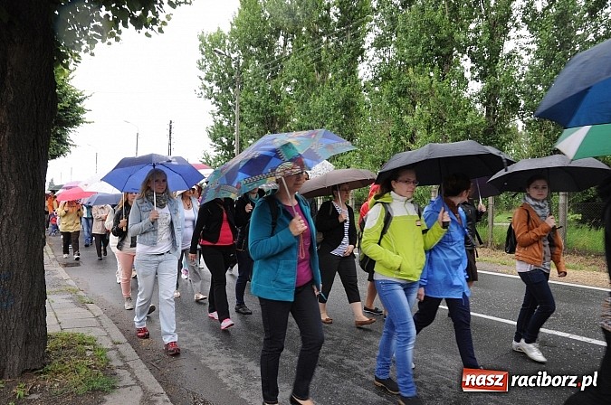 Zdjęcie w galerii na portalu naszraciborz.pl: Bieńkowiczanie pielgrzymowali dziś do Raciborskiej Pani wiadomości z regionu