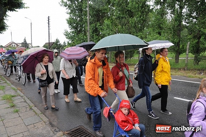 Zdjęcie w galerii na portalu naszraciborz.pl: Bieńkowiczanie pielgrzymowali dziś do Raciborskiej Pani wiadomości z regionu
