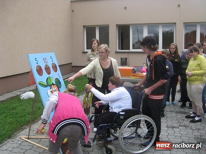 Zdjęcie w galerii na portalu naszraciborz.pl: Szkolna paraolimpiada w Krzyżanowicach wiadomości z regionu