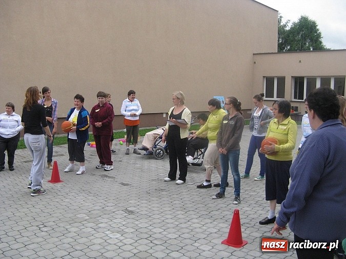 Zdjęcie w galerii na portalu naszraciborz.pl: Szkolna paraolimpiada w Krzyżanowicach wiadomości z regionu