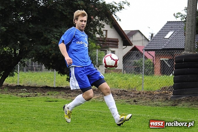 Zdjęcie w galerii na portalu naszraciborz.pl: Mocne zakończenie sezonu w Krzyżanowicach: gole, kartki i emocje wiadomości z regionu