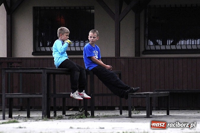 Zdjęcie w galerii na portalu naszraciborz.pl: Mocne zakończenie sezonu w Krzyżanowicach: gole, kartki i emocje wiadomości z regionu