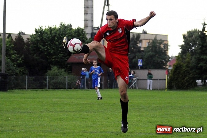 Zdjęcie w galerii na portalu naszraciborz.pl: Mocne zakończenie sezonu w Krzyżanowicach: gole, kartki i emocje wiadomości z regionu