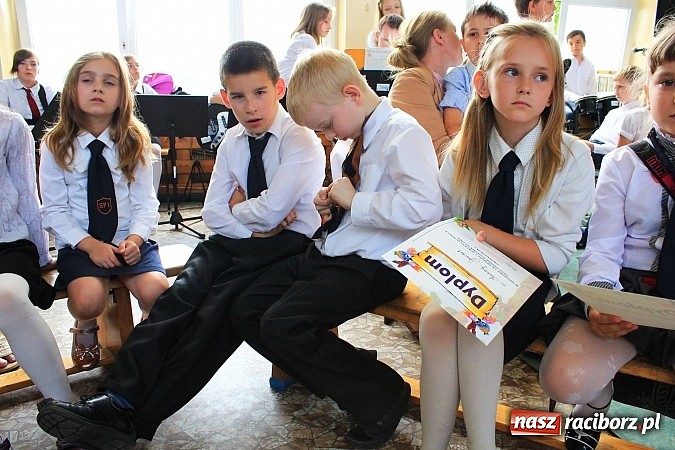 Zdjęcie w galerii na portalu naszraciborz.pl: Odebrali tablety za swój 60-sekundowy western wiadomości z regionu