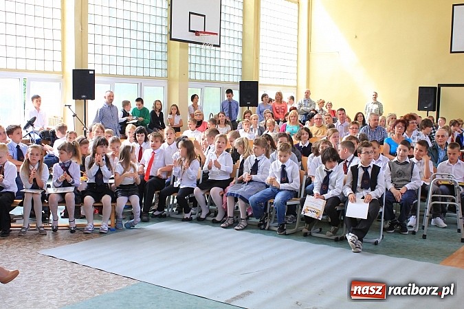 Zdjęcie w galerii na portalu naszraciborz.pl: Odebrali tablety za swój 60-sekundowy western wiadomości z regionu