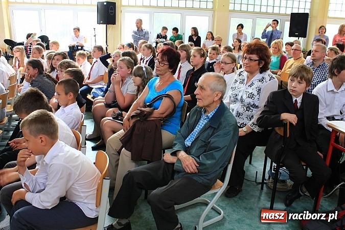 Zdjęcie w galerii na portalu naszraciborz.pl: Odebrali tablety za swój 60-sekundowy western wiadomości z regionu