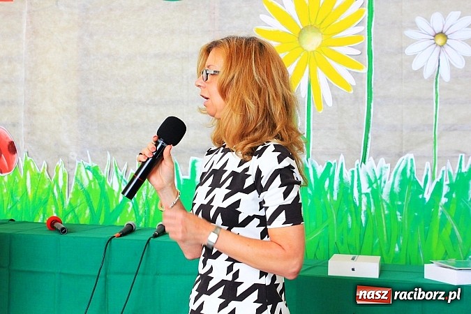 Zdjęcie w galerii na portalu naszraciborz.pl: Odebrali tablety za swój 60-sekundowy western wiadomości z regionu