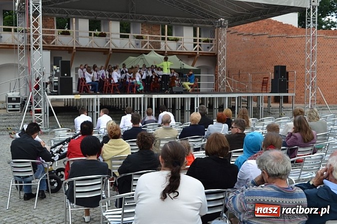 Zdjęcie w galerii na portalu naszraciborz.pl: Musica Cantuaris zabrzmiała na Zamku wiadomości z regionu