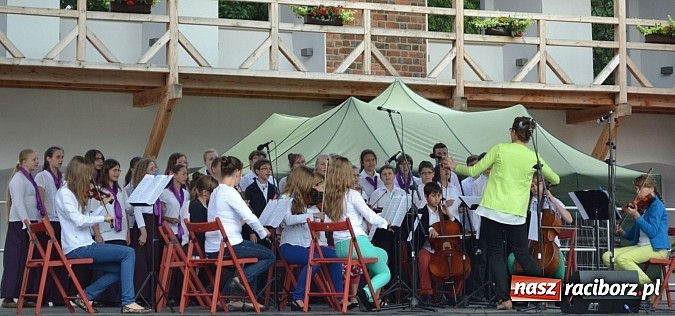 Zdjęcie w galerii na portalu naszraciborz.pl: Musica Cantuaris zabrzmiała na Zamku wiadomości z regionu