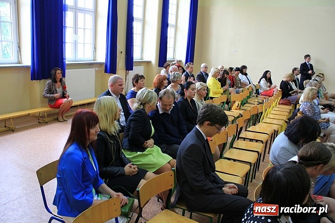 Zdjęcie w galerii na portalu naszraciborz.pl: Zakończenie roku szkolnego w SP nr 4. Wyrożniono najlepszych uczniów wiadomości z regionu