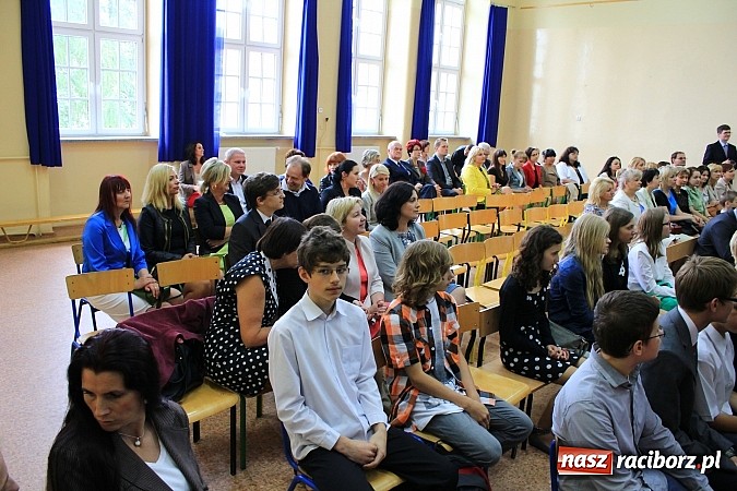 Zdjęcie w galerii na portalu naszraciborz.pl: Zakończenie roku szkolnego w SP nr 4. Wyrożniono najlepszych uczniów wiadomości z regionu