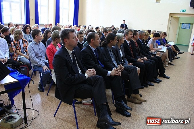 Zdjęcie w galerii na portalu naszraciborz.pl: Zakończenie roku szkolnego w SP nr 4. Wyrożniono najlepszych uczniów wiadomości z regionu