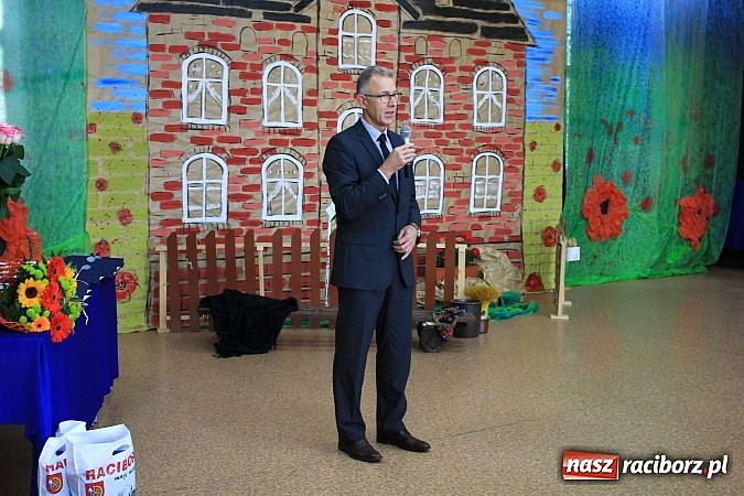 Zdjęcie w galerii na portalu naszraciborz.pl: Zakończenie roku szkolnego w SP nr 4. Wyrożniono najlepszych uczniów wiadomości z regionu