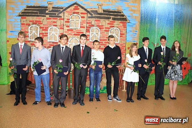 Zdjęcie w galerii na portalu naszraciborz.pl: Zakończenie roku szkolnego w SP nr 4. Wyrożniono najlepszych uczniów wiadomości z regionu