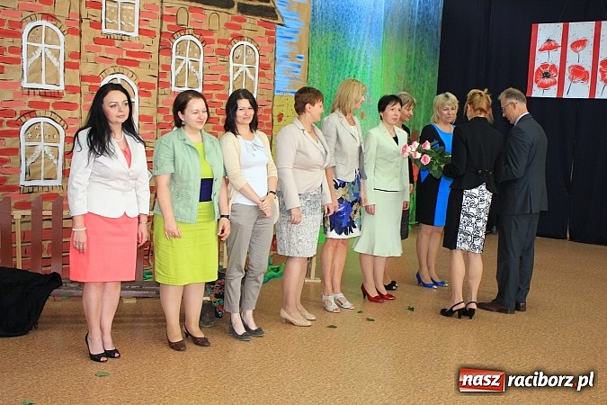 Zdjęcie w galerii na portalu naszraciborz.pl: Zakończenie roku szkolnego w SP nr 4. Wyrożniono najlepszych uczniów wiadomości z regionu