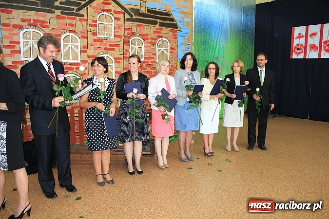 Zdjęcie w galerii na portalu naszraciborz.pl: Zakończenie roku szkolnego w SP nr 4. Wyrożniono najlepszych uczniów wiadomości z regionu