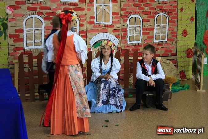 Zdjęcie w galerii na portalu naszraciborz.pl: Zakończenie roku szkolnego w SP nr 4. Wyrożniono najlepszych uczniów wiadomości z regionu