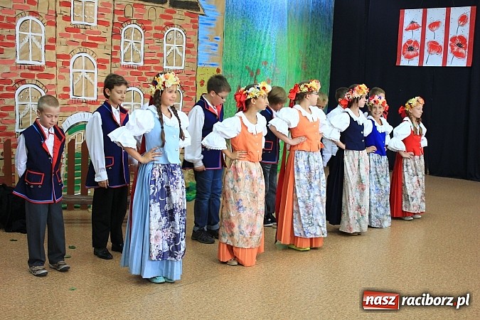 Zdjęcie w galerii na portalu naszraciborz.pl: Zakończenie roku szkolnego w SP nr 4. Wyrożniono najlepszych uczniów wiadomości z regionu