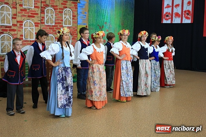 Zdjęcie w galerii na portalu naszraciborz.pl: Zakończenie roku szkolnego w SP nr 4. Wyrożniono najlepszych uczniów wiadomości z regionu