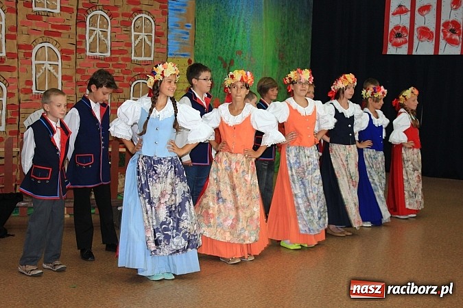 Zdjęcie w galerii na portalu naszraciborz.pl: Zakończenie roku szkolnego w SP nr 4. Wyrożniono najlepszych uczniów wiadomości z regionu