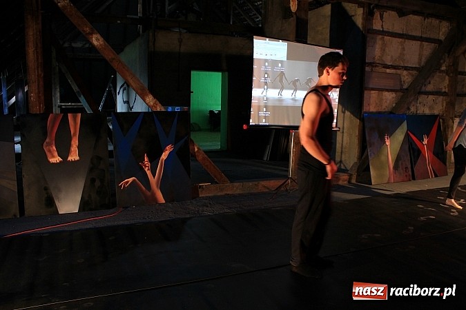 Zdjęcie w galerii na portalu naszraciborz.pl: Studenci bronili swoich prac dyplomowych wiadomości z regionu