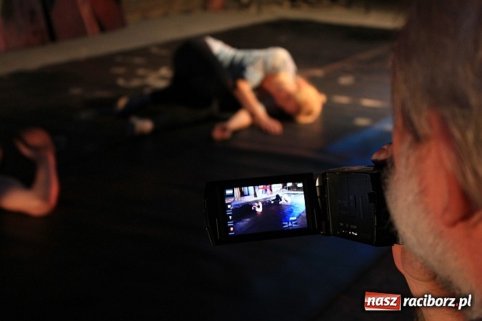 Zdjęcie w galerii na portalu naszraciborz.pl: Studenci bronili swoich prac dyplomowych wiadomości z regionu