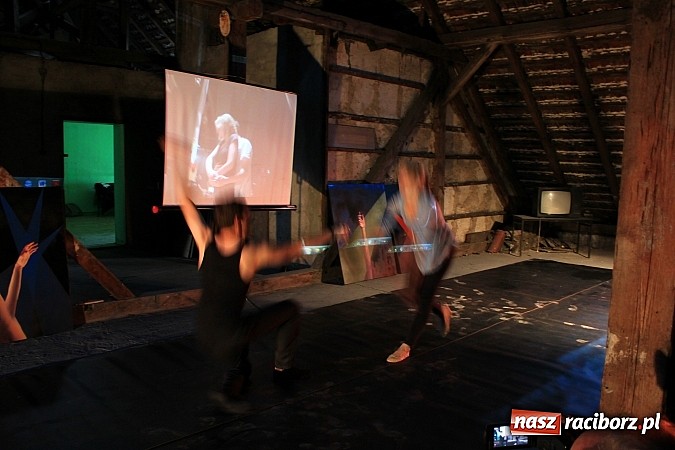 Zdjęcie w galerii na portalu naszraciborz.pl: Studenci bronili swoich prac dyplomowych wiadomości z regionu