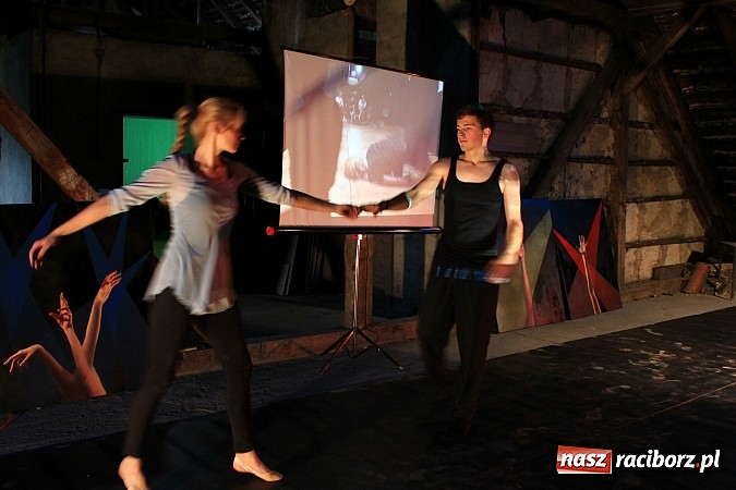 Zdjęcie w galerii na portalu naszraciborz.pl: Studenci bronili swoich prac dyplomowych wiadomości z regionu