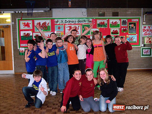 Zdjęcie w galerii na portalu naszraciborz.pl: Tańczyli we Wrexham wiadomości z regionu